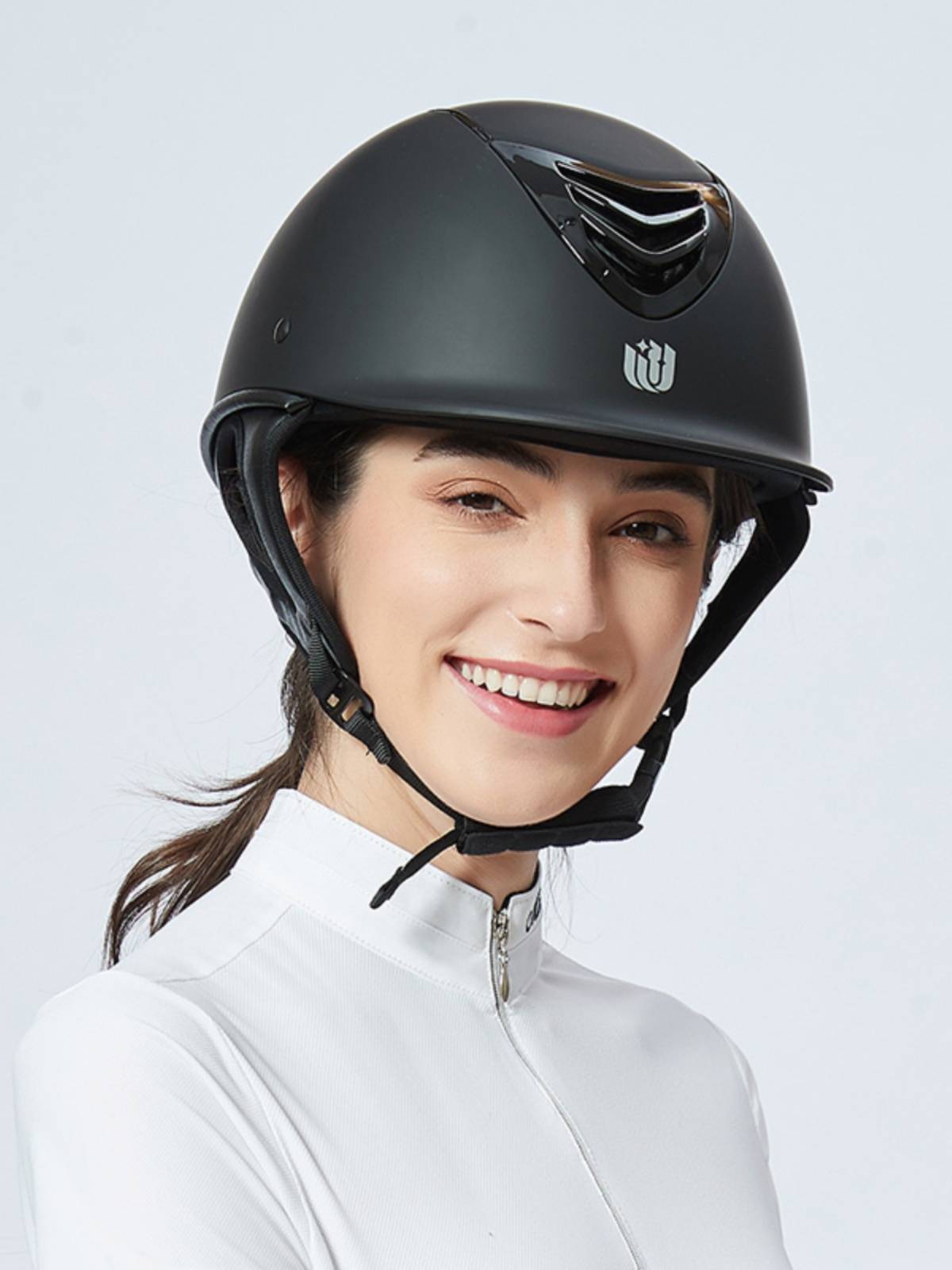 The horse helmets for adults and children protected against horseback helmets and air-traffic helmets can regulate the barrier helmets