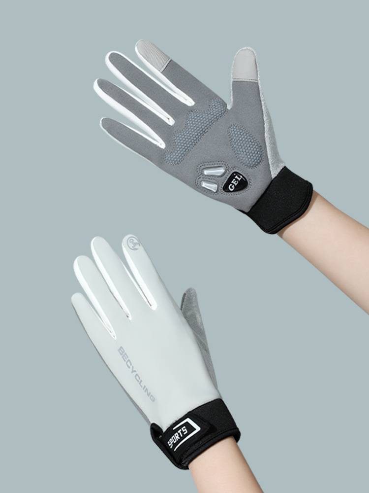A horse's glove can touch a silica gel-resistant smoother horse with both men and women riding sports gloves in the autumn and winter