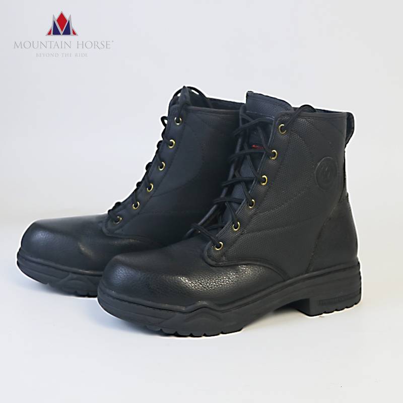 The Horseman Winter with the Horseman's Short Boots with the thick and hairy shoes on the rubber bottom