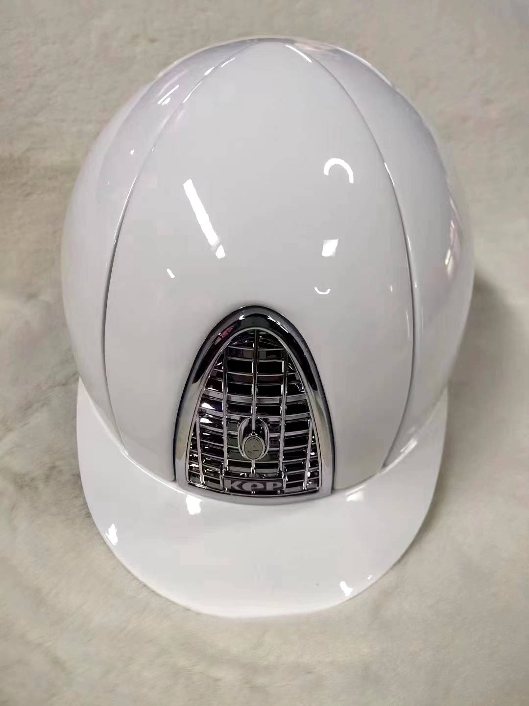 One Nengma horses Italy imported KEP equestrian helmet riding helmet helmet children and ladies white