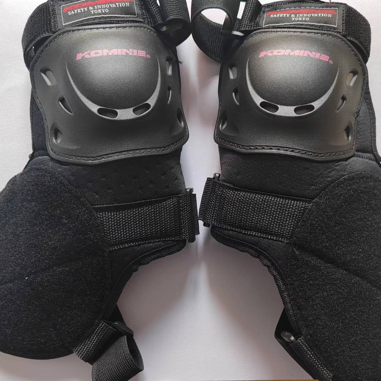 Horseman's hand-carriage-carriage grinding packs with pyrotechnic motorcycles and roller-down protection gear
