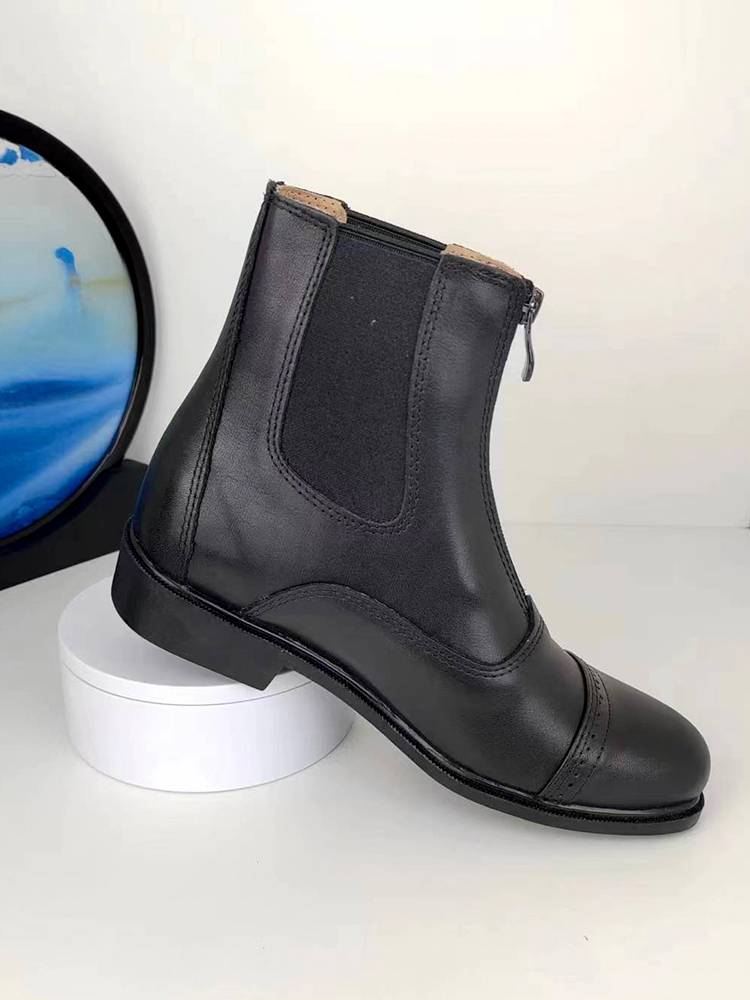 Horses, boots, cows, boots, boots, horses, boots, short boots