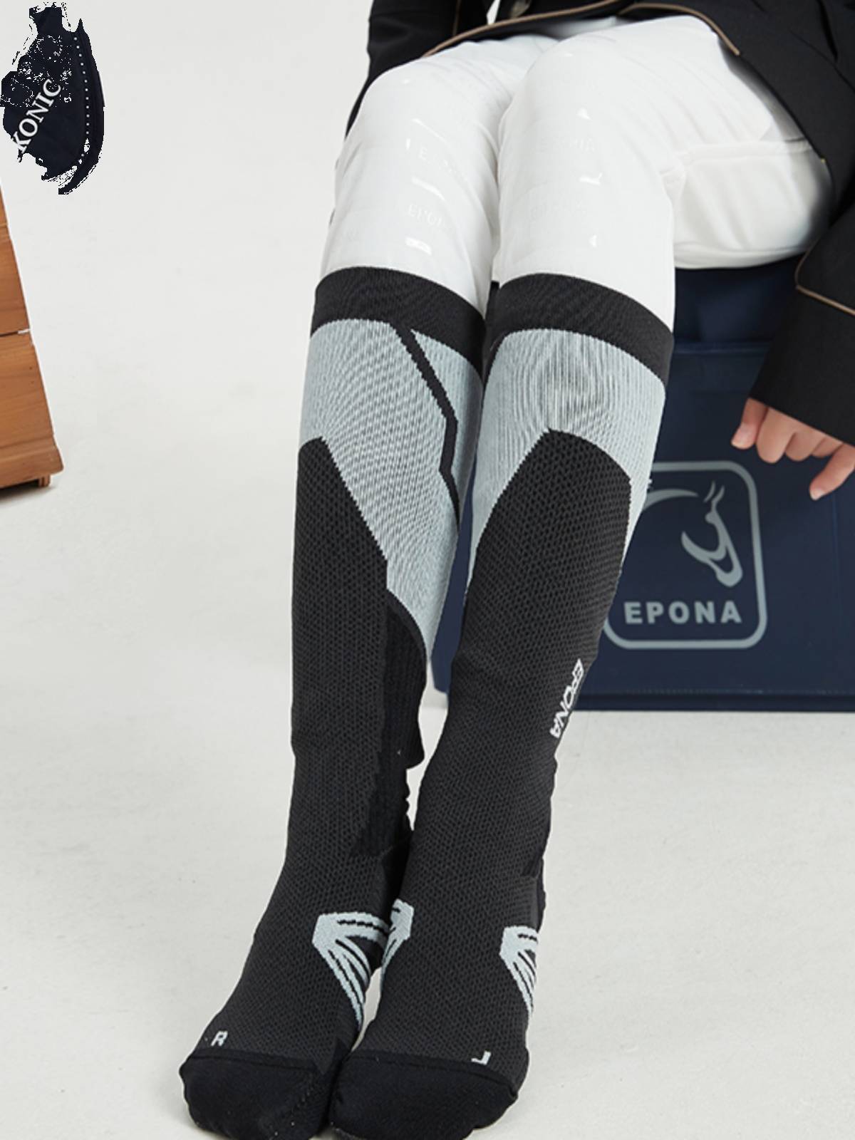 EPONA Equestrian Equestrian Sports Knight Equipment Fashion Beautiful Long Tingeosus Legs and Chinchry Tattoo and Air Perception