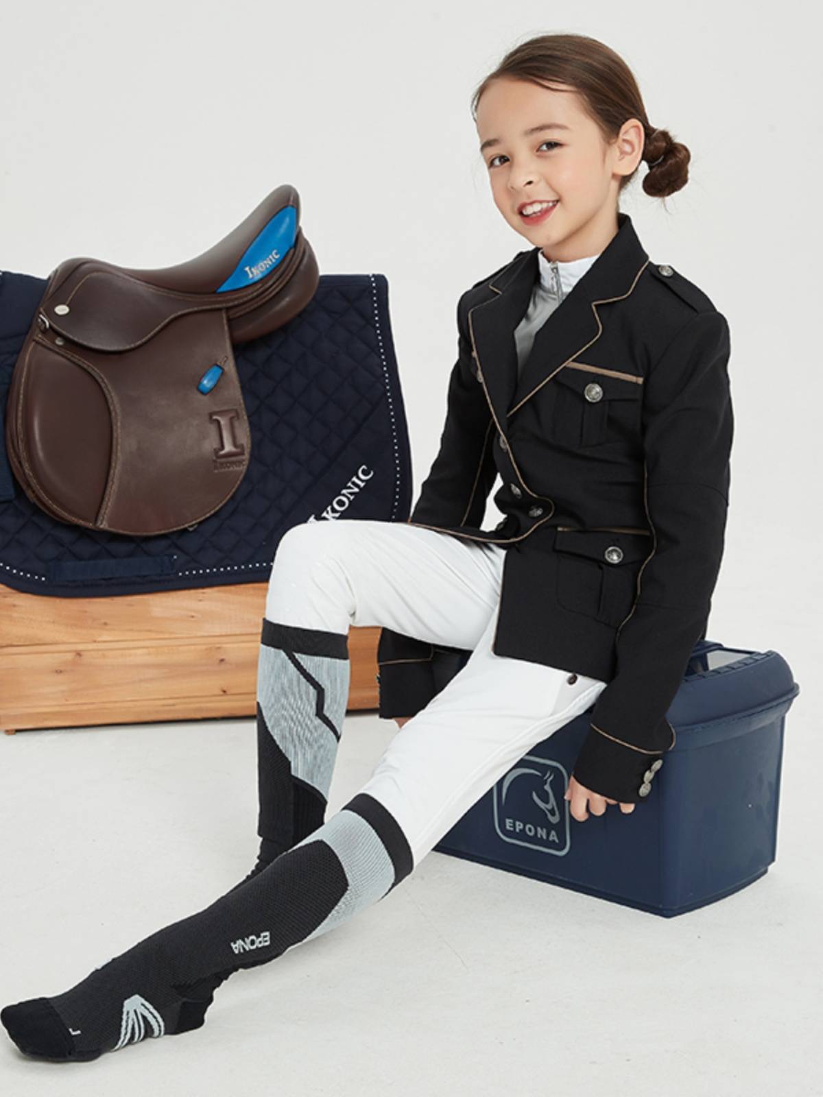 EPONA Equestrian Equestrian Sports Knight Equipment Fashion Beautiful Long Tingeosus Legs and Chinchry Tattoo and Air Perception