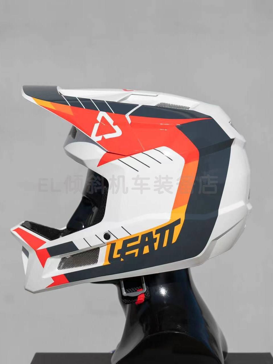 Leatt carbon fiber helmet 1.0 bicycle 6.0 off -road helmet ride ride ride ride forest road 2.0 4.0 venue climb