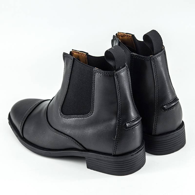 A horse's game with short boots for adult children's heads