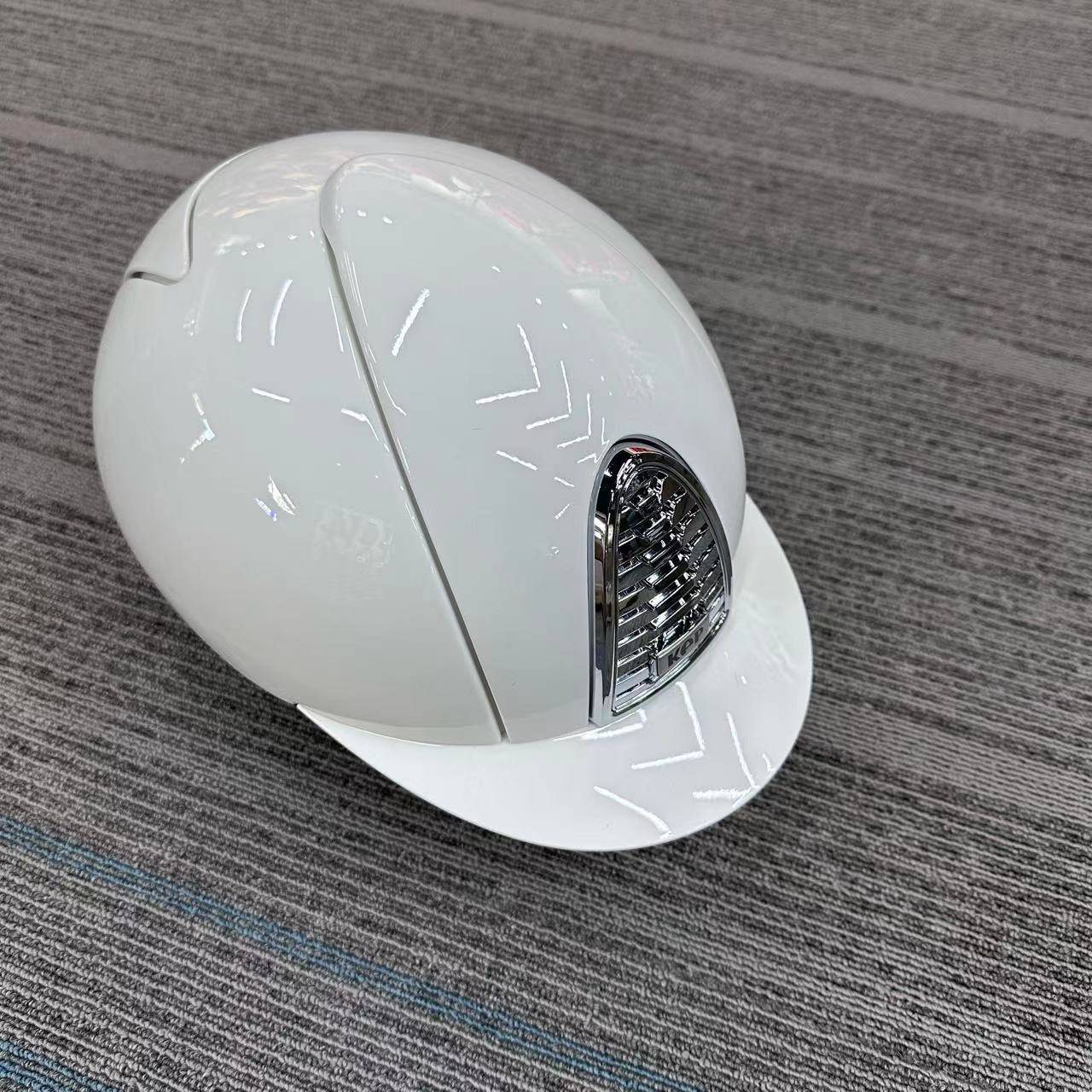 KEP Equestrian helmet Italian imported white silver frame white knight helmet riding helmet helmet men's and women's same paragraph