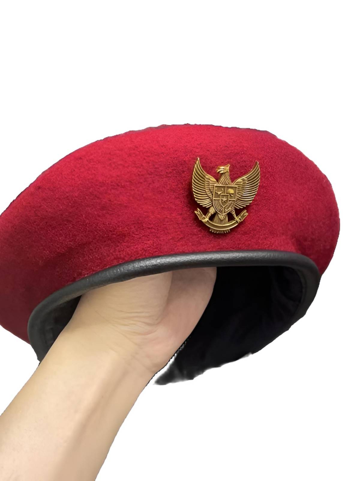 Anti -American hero hat Middle East Husseng Yeheya same wine red eagle badge beret size men's and women's hat