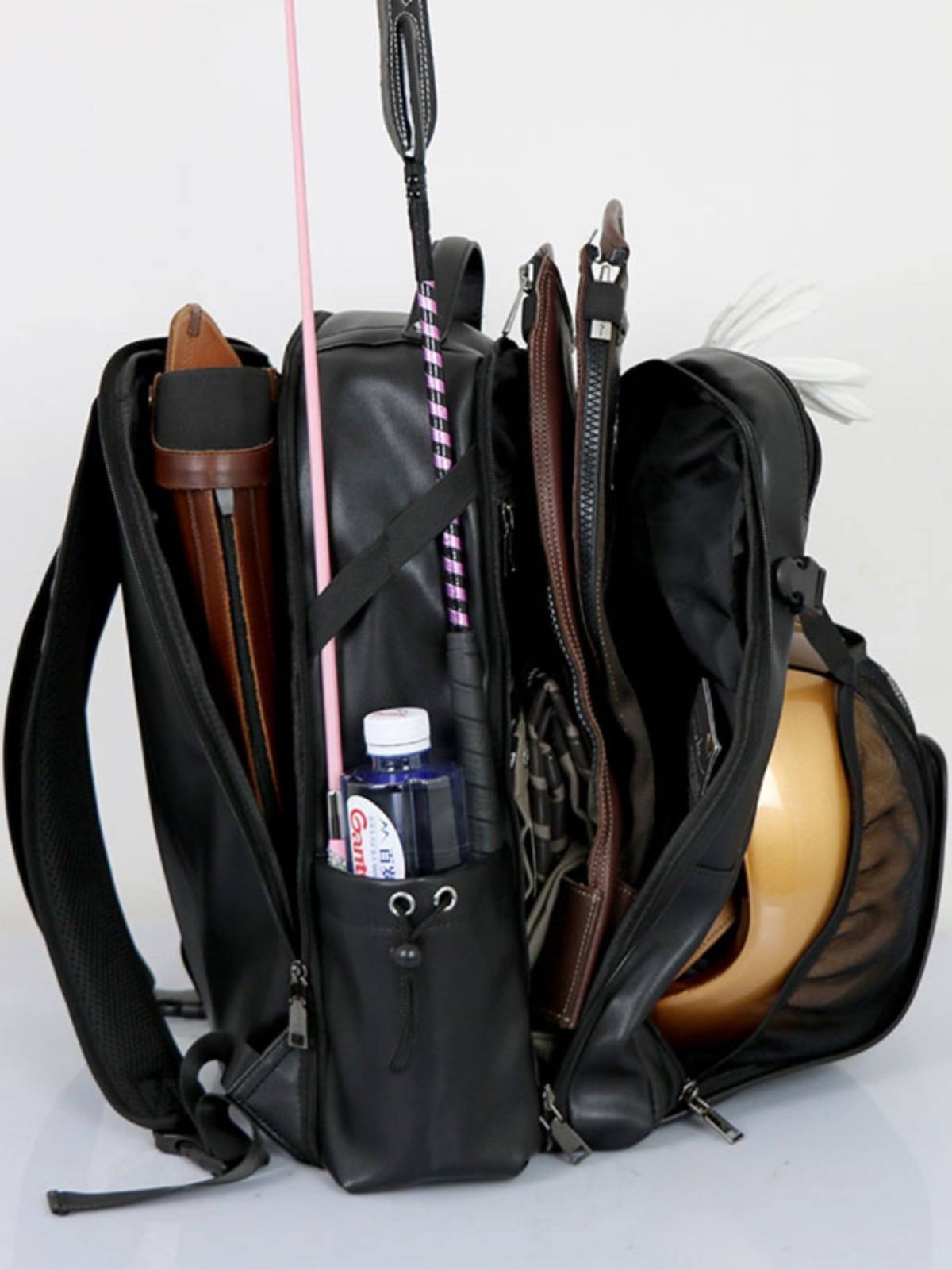 Pony packs for horseback training to collect water-protected horsebacks