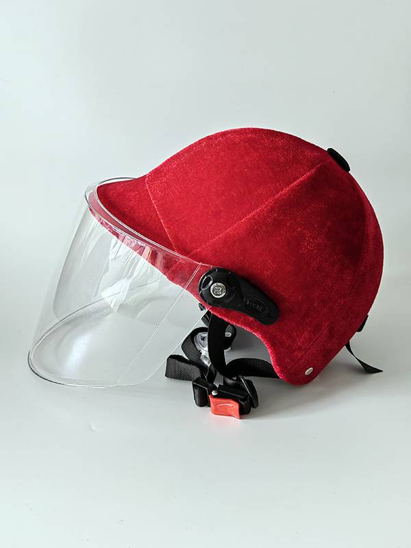 A horse rides a velvet electric helmet, a UV-resistant velvet-flair winter helmet