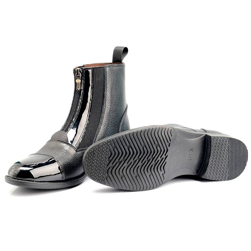 Slid-resistant, air-retarding animal boots