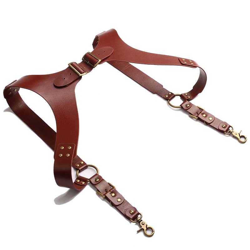 The head layer of cowhide strap men's outdoor sports rough and mad -type men's back rifle -type knight -type knight installation vest