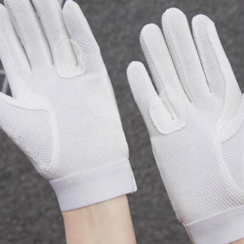 The horse gloves, the silhouette, the horse gloves, the horse-sliding gloves, the children, the horse gloves