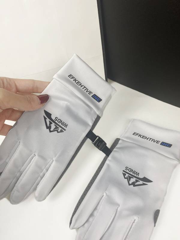 Scrambling gloves for a couple with a summer tan-scrambling tan and smoothing all their fingers