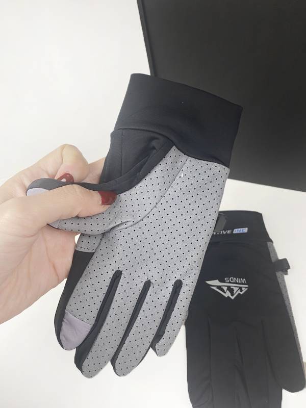 Scrambling gloves for a couple with a summer tan-scrambling tan and smoothing all their fingers