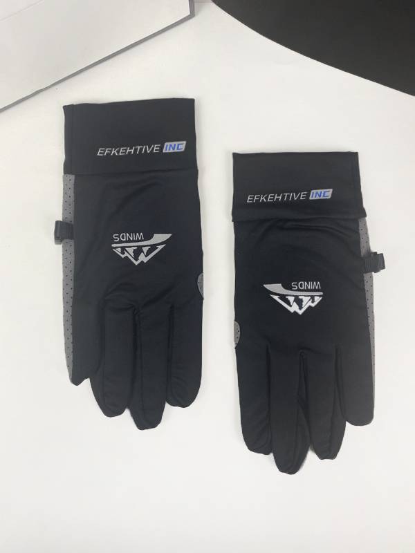 Scrambling gloves for a couple with a summer tan-scrambling tan and smoothing all their fingers