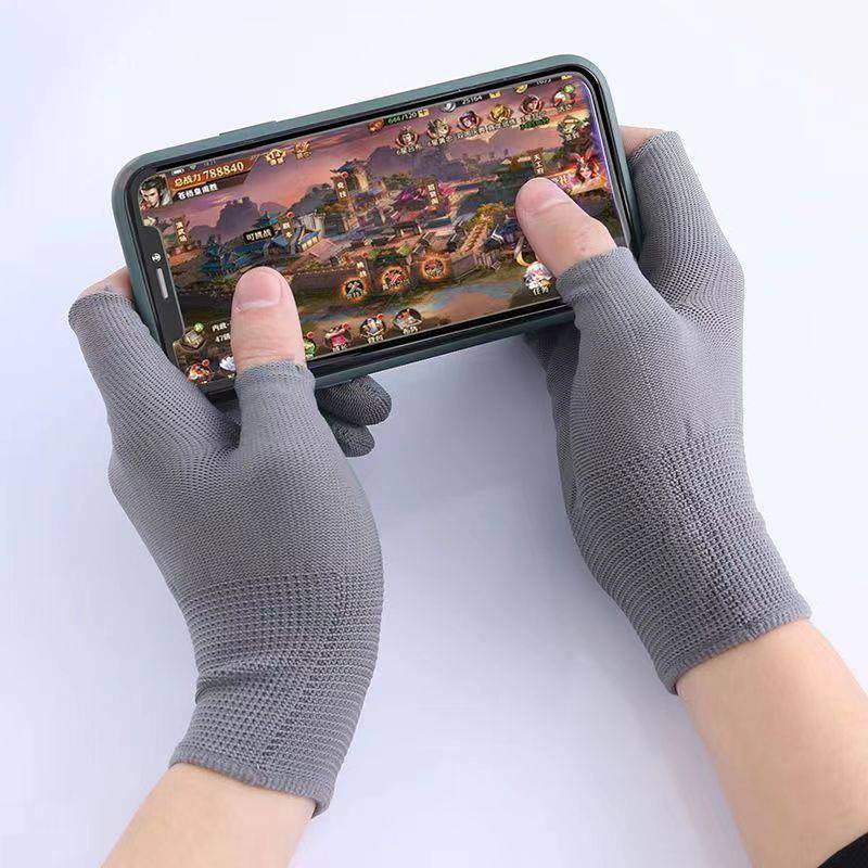Gloves are smooth, wear, wear, and big head.