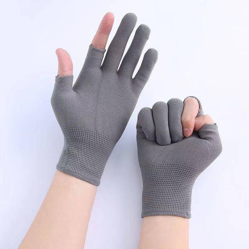Gloves are smooth, wear, wear, and big head.