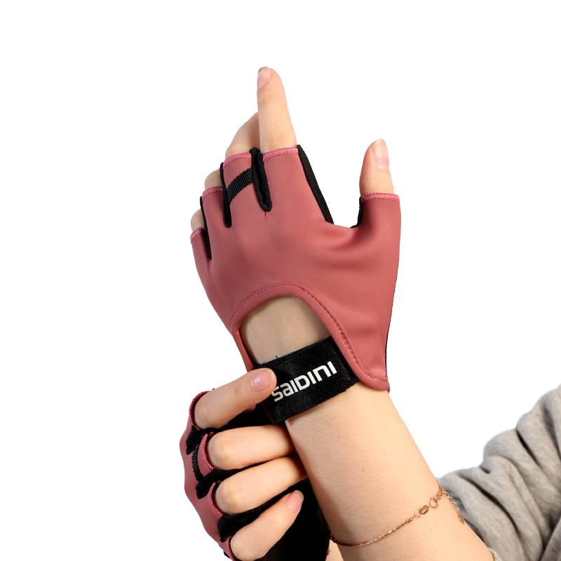 Gymnasium gloves for women riding outdoors in hyper-fluorinated air-sliding equipment to protect cocoon and half-train men