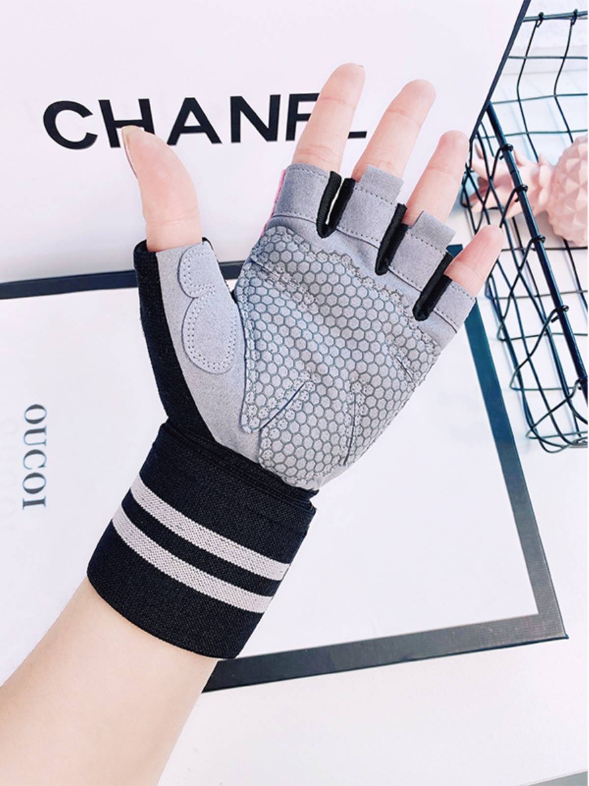 Sports and fitness gloves for female cocoon and cocoon