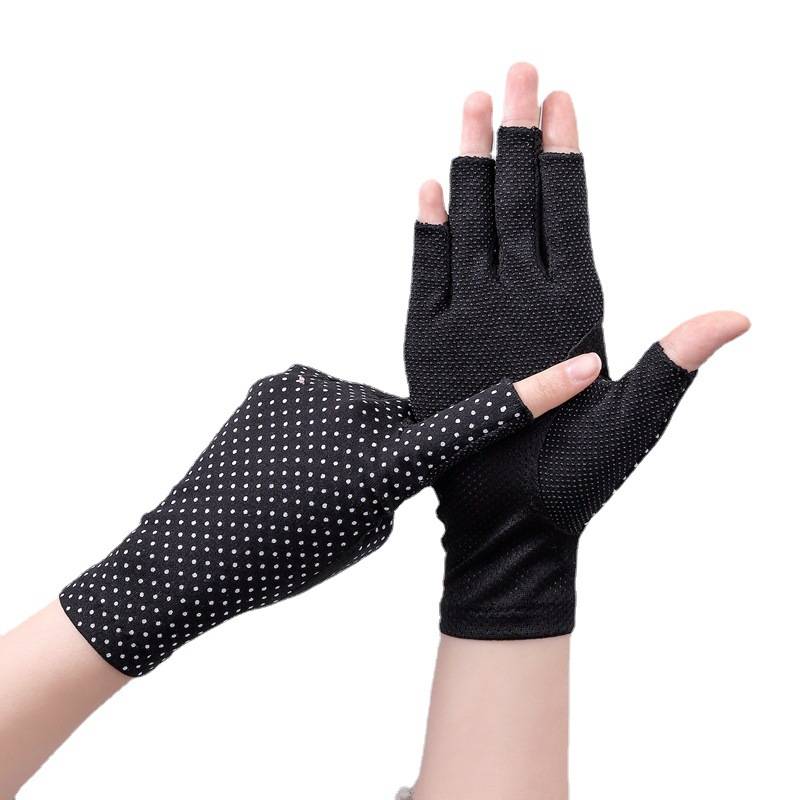 Summer sunscreen gloves female thin driving dew fingers touch screen cycling anti -ultraviolet nails half finger sunshade glove