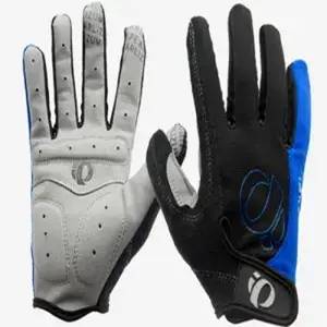 A cycling line with half a finger on an outdoor exercise with gloves to reduce the length of male and female bicycles