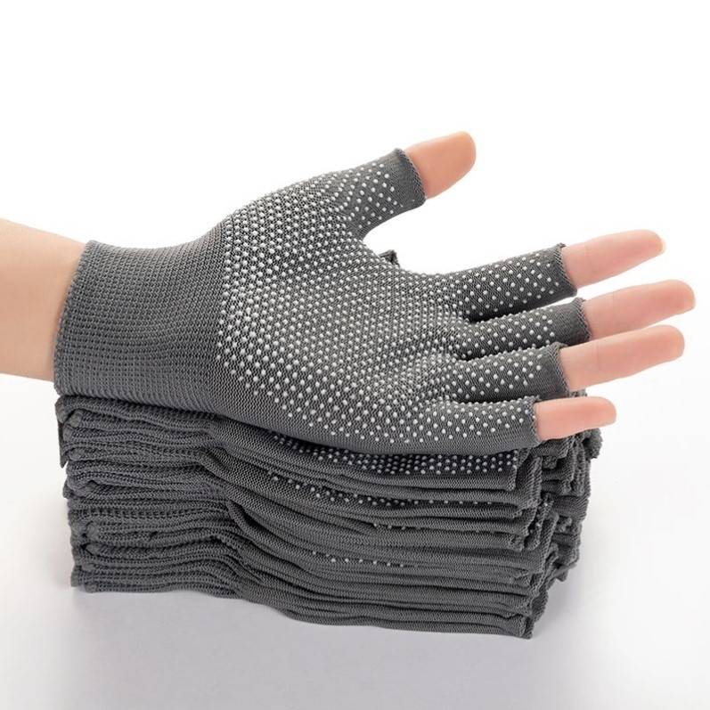 The skating mitts, the male, the cocoon mitts