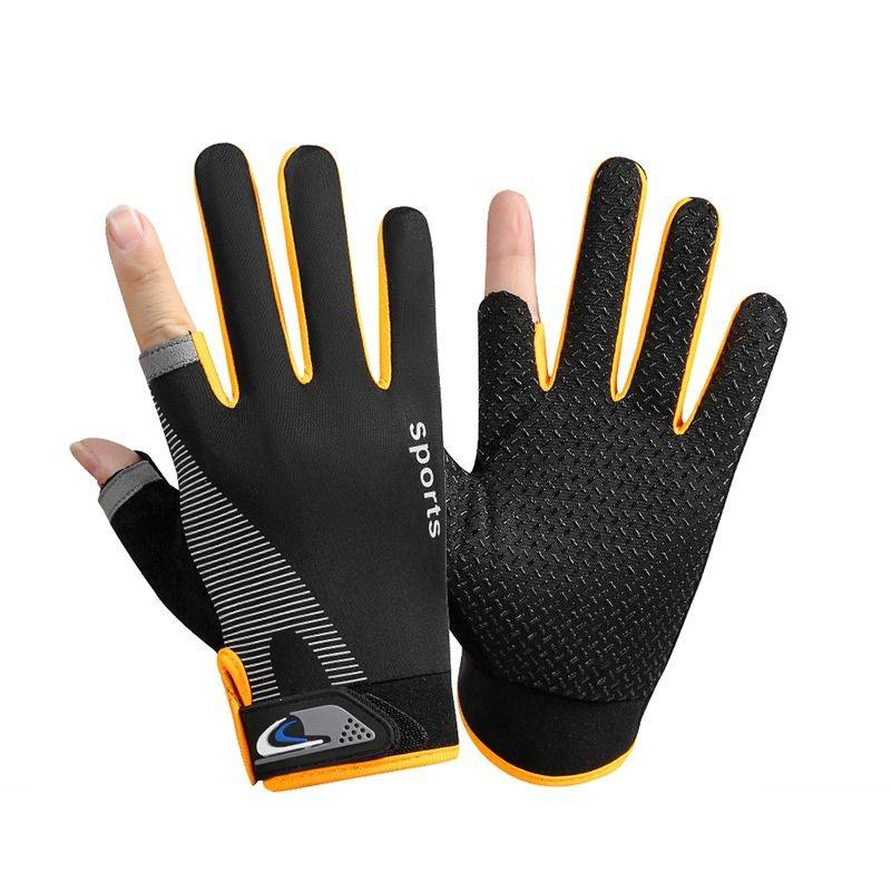 The sunscreen gloves man, the summer skating skating wire, rides on the sidewalk, fishing for Luya, one-and-a-half fingers for the girl