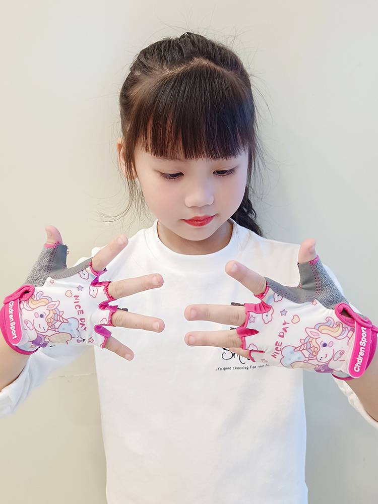 Children's exercise semi -finger gloves, men and girls thin, breathable anti -skid fitness riding balance car single bars roller skating children