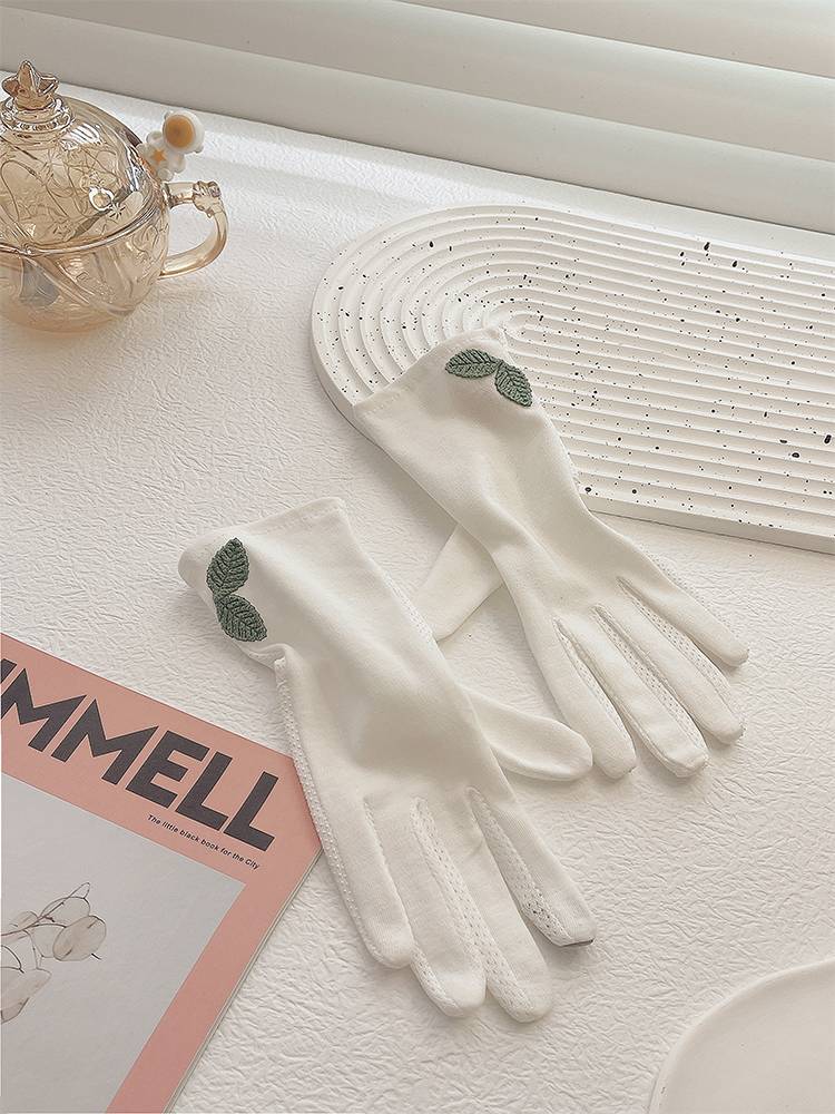 Sun-proof gloves for UV-protected short-time drivers driving on electric rickshaws for summer
