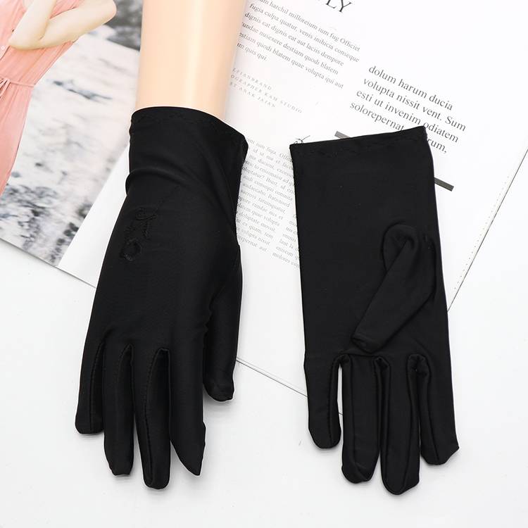Spring, autumn and summer, sunscreen gloves Women in winter men's thin electric vehicle riding car etiquette dance dance elasticity