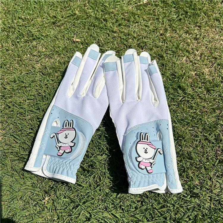 ms. golf gloves with her fingernails on her finger