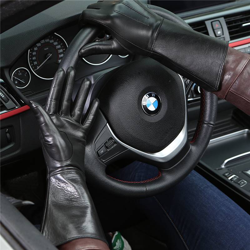 A man who imports a horseman's leather glove to drive a thin, naked mobile phone, a man who touches the screen