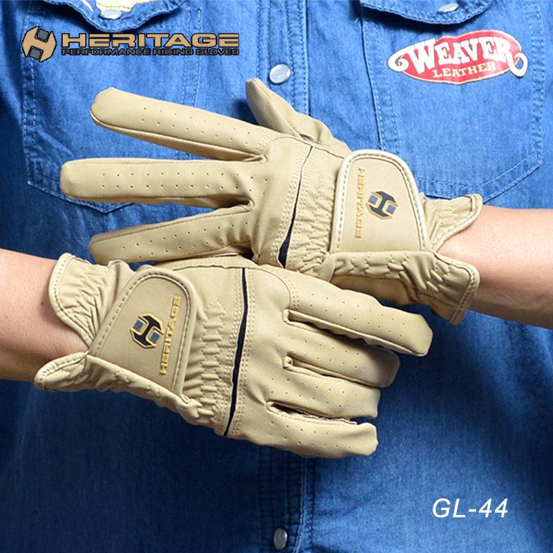 The horse rides the air-sliding gloves