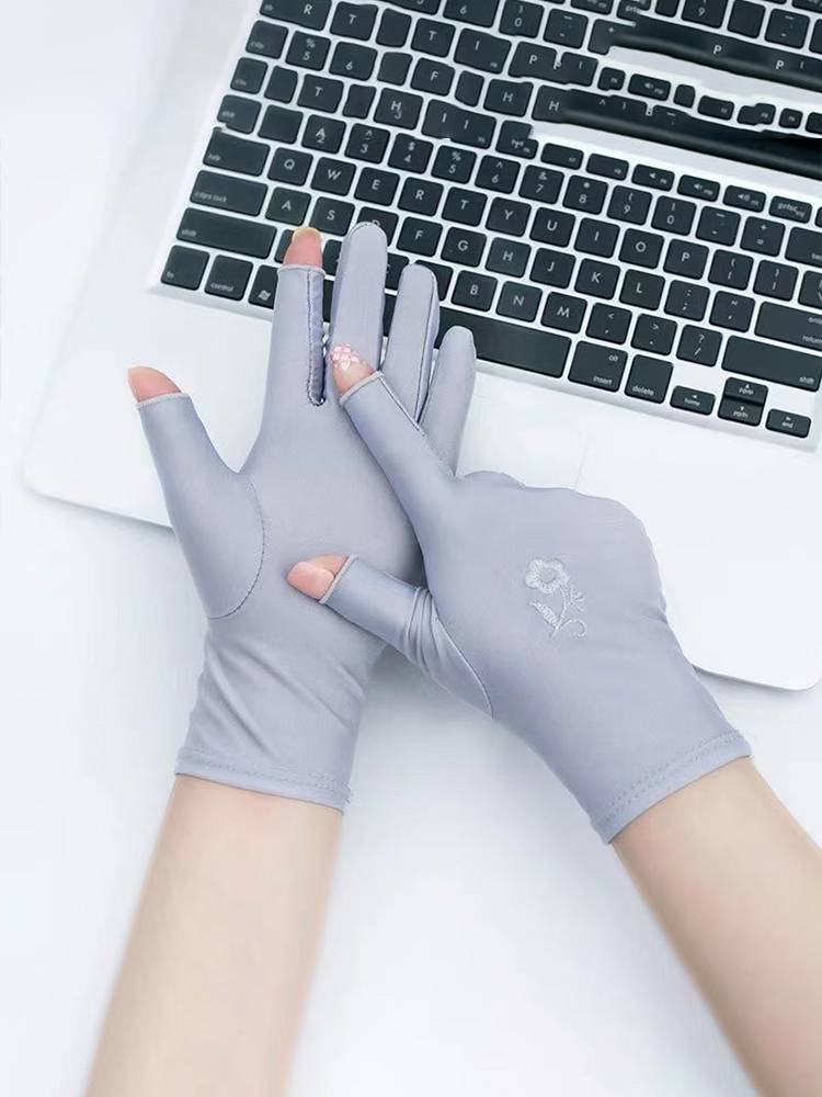 Summer two -finger sunscreen glove female thin spring and autumn riding driving ice silk embroidery elastic touch screen dew