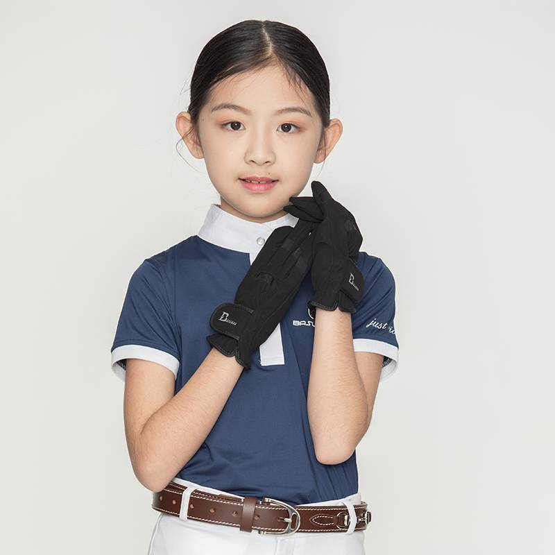 Children's equestrian glove spring and summer models of non -slip and wear -resistant white children riding on horseback equipped with male and female eight -foot dragon horses products