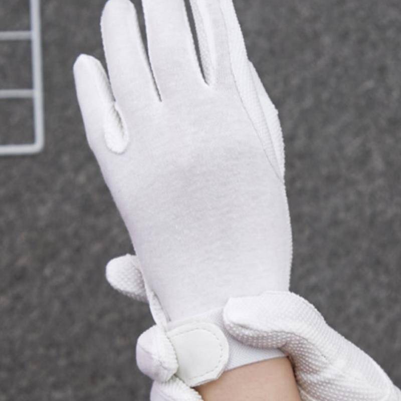 The horse gloves, the silhouette, the horse gloves, the horse-sliding gloves, the children, the horse gloves