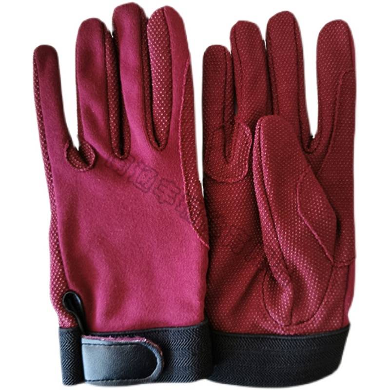 The horse gloves ride against the smoother and thicker to protect their hands from plastic silica