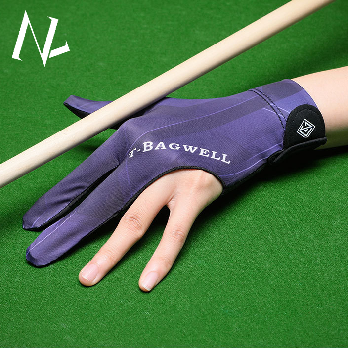 A single billiard in the left hand is all silica