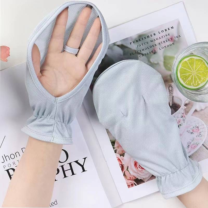 Summer picking special gloves women's outdoor riding driving sunscreen and shading fingers loose anti -sliding hand cover half finger