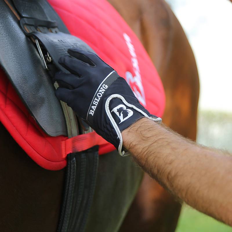 The new horse -riding glove equestrian gloves spring and autumn breathable anti -slip and wear -resistant fabric super refreshing breathable equipment