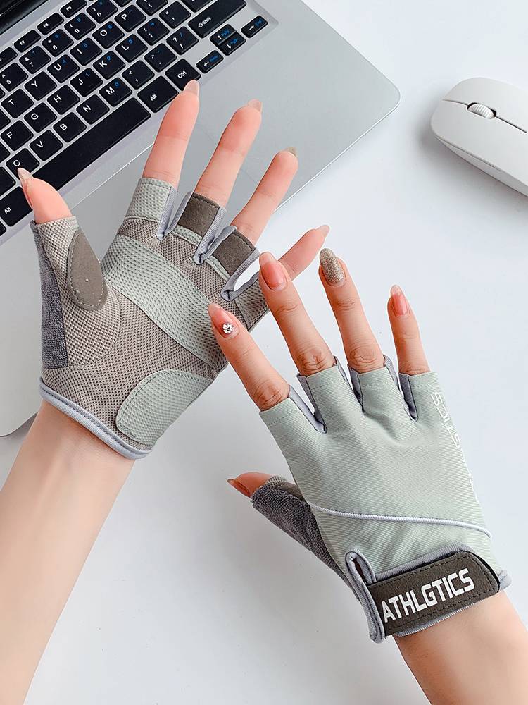 Fitness gloves semi -finger female thin equipment pot bell training bicycle one -bar anti -sliding bodies to prevent cocoon sports riding men
