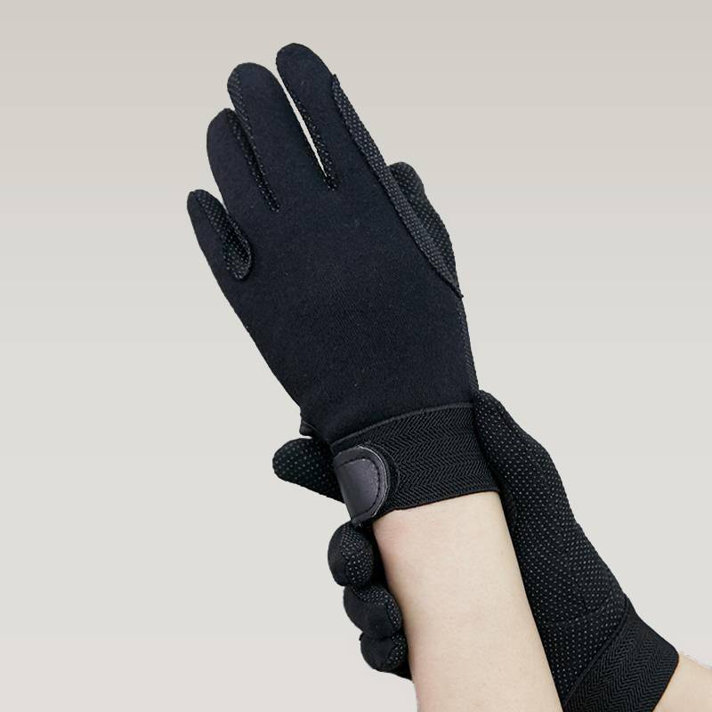 Stewardel gloves for boys and girls to stay warm and ski-proof