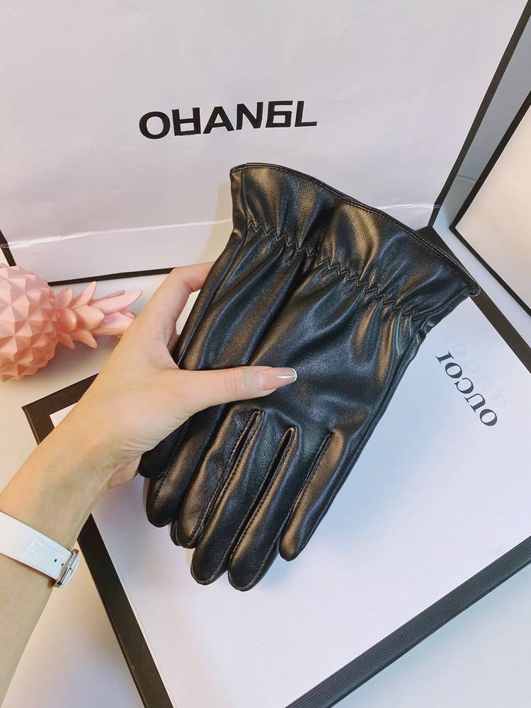 Specific glove men and women in autumn and winter couple Korean version plus velvet, warm, windproof, waterproof, waterproof cold riding driving touch screen