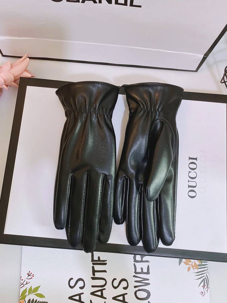 Specific glove men and women in autumn and winter couple Korean version plus velvet, warm, windproof, waterproof, waterproof cold riding driving touch screen