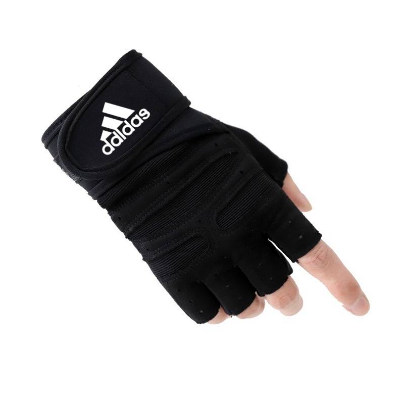 Sports gloves and gymnasium equipment to train men and women to ride on the sidewalking semi-guides up and up