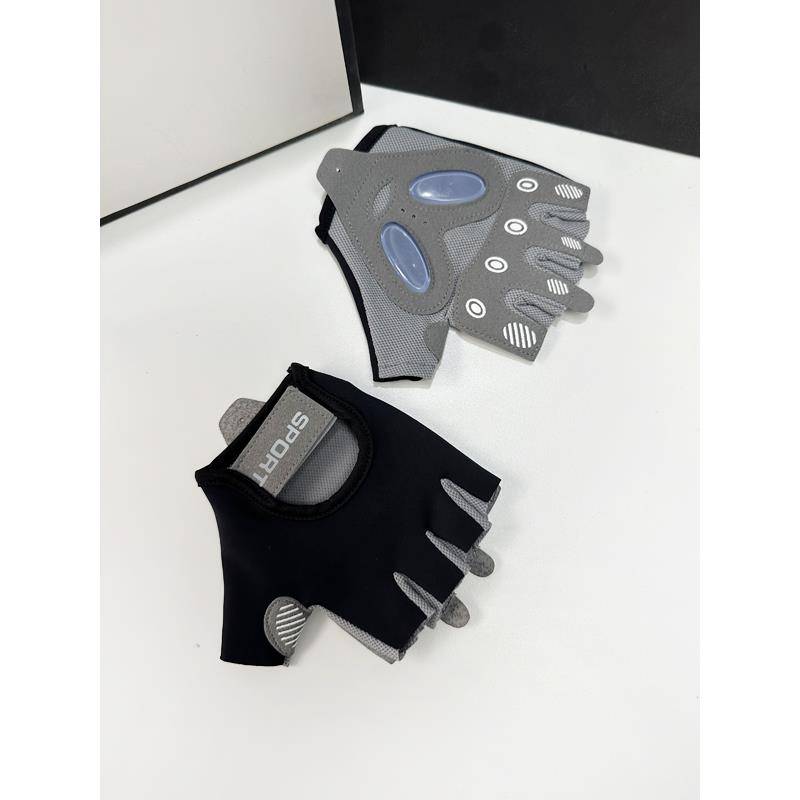 Fitness gloves female thin semi -refers to yoga device training one bar to prevent air -to -skid sports riding men's summer