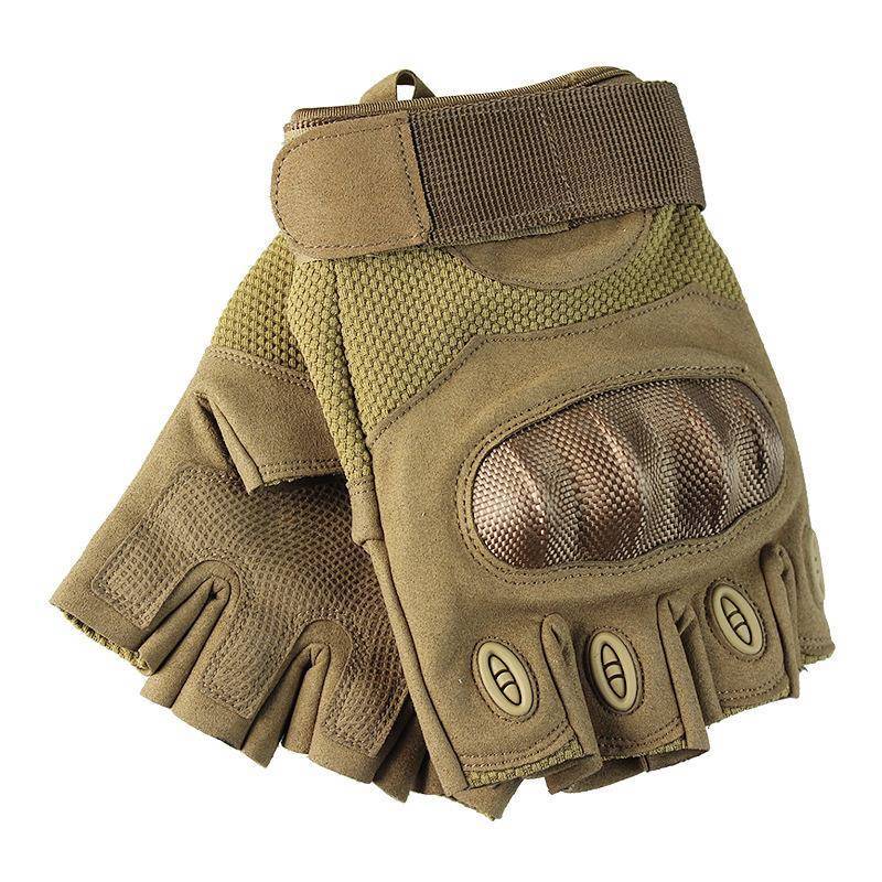 Half-sport means mitten male multi-purpose boxing training in a mountain-mounted gymnasium tactical gloves