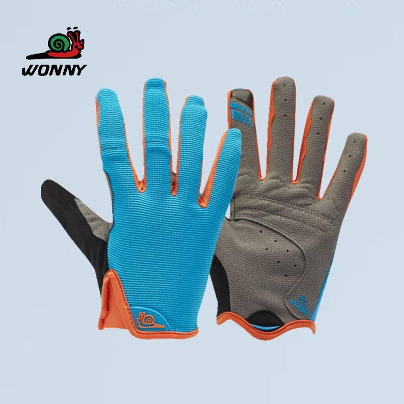Snail gloves, snails, snails, snails, snails, scrambling