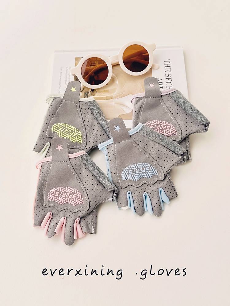 Children's semi -finger sports gloves, climbing training, anti -slip, wear -resistant and breathable, thin outdoor cycling stand -in -bar wheel slippery